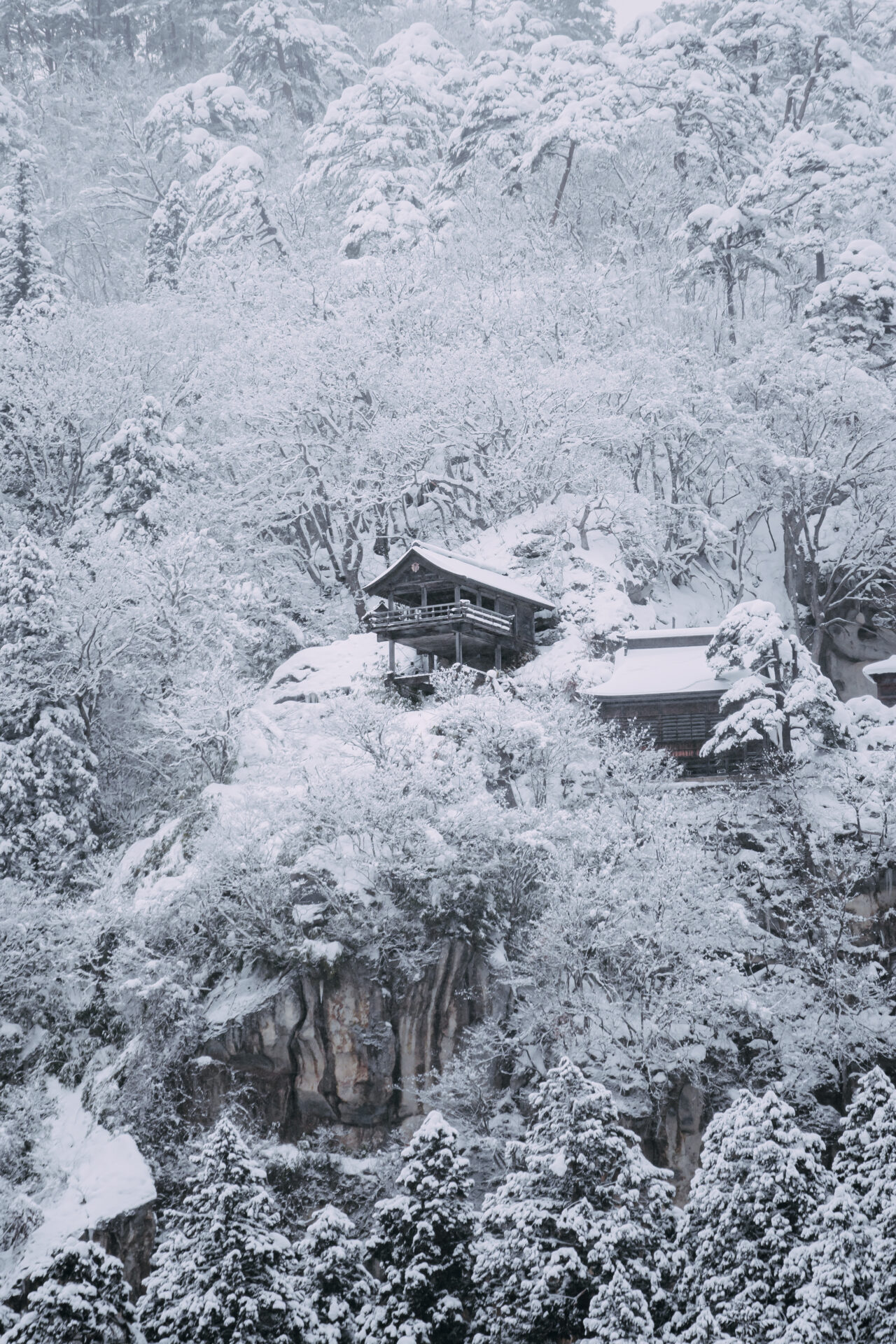 山寺の冬の写真