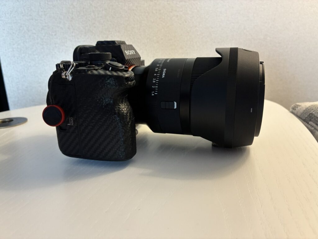 SIGMA35mmF1.4DG DNの外観のバランスを解説する画像