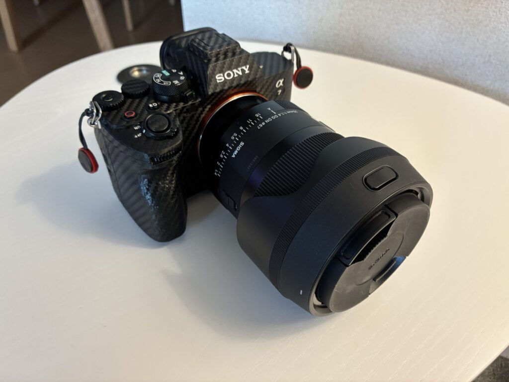 Sigma35mm F1.4 DG DNの外観を解説する画像
